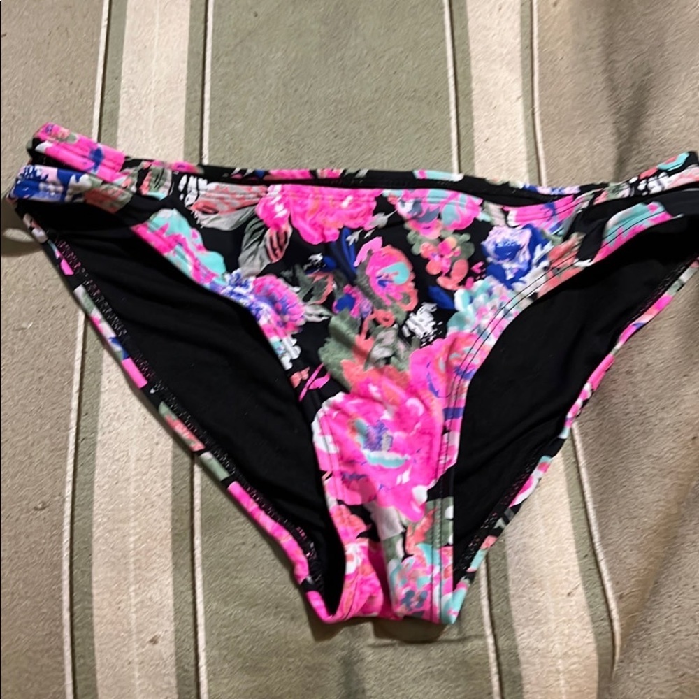 No boundaries floral bikini bottoms